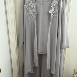 Elegant Gray Women's Pantsuit Set